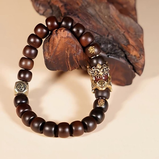 Natural lightning-struck jujube wood bracelet with a lucky charm and a protective Pixiu.
